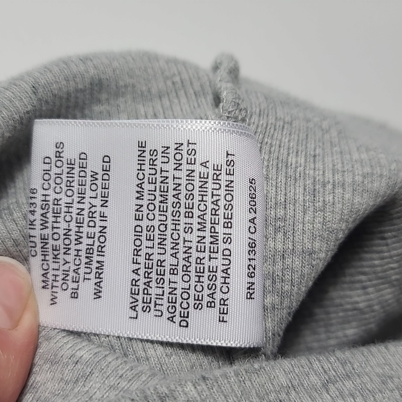 GUESS JEANS Gray Sleeveless Ribbed Tank  Top With Jewels Racerback Style Size M - Picture 4 of 11